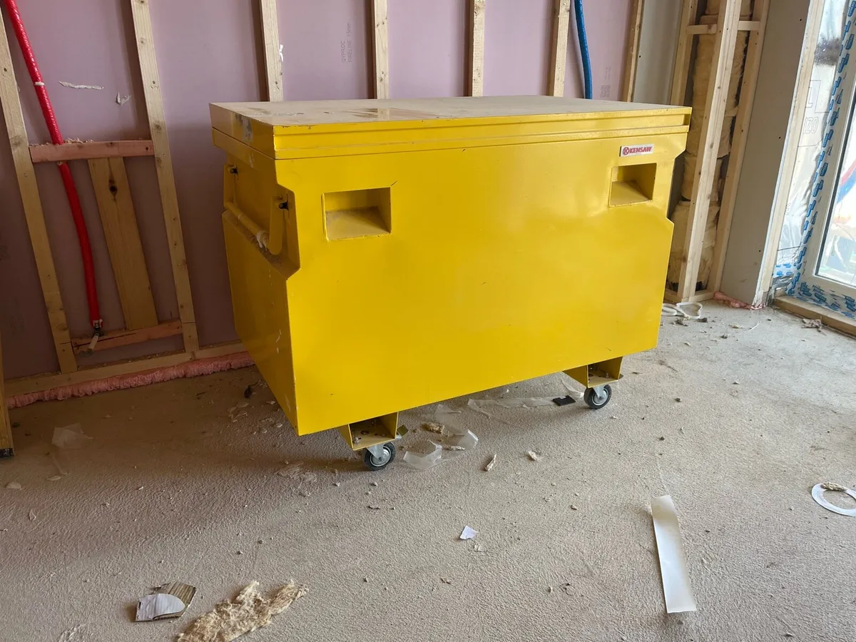 Construction items - Image 1