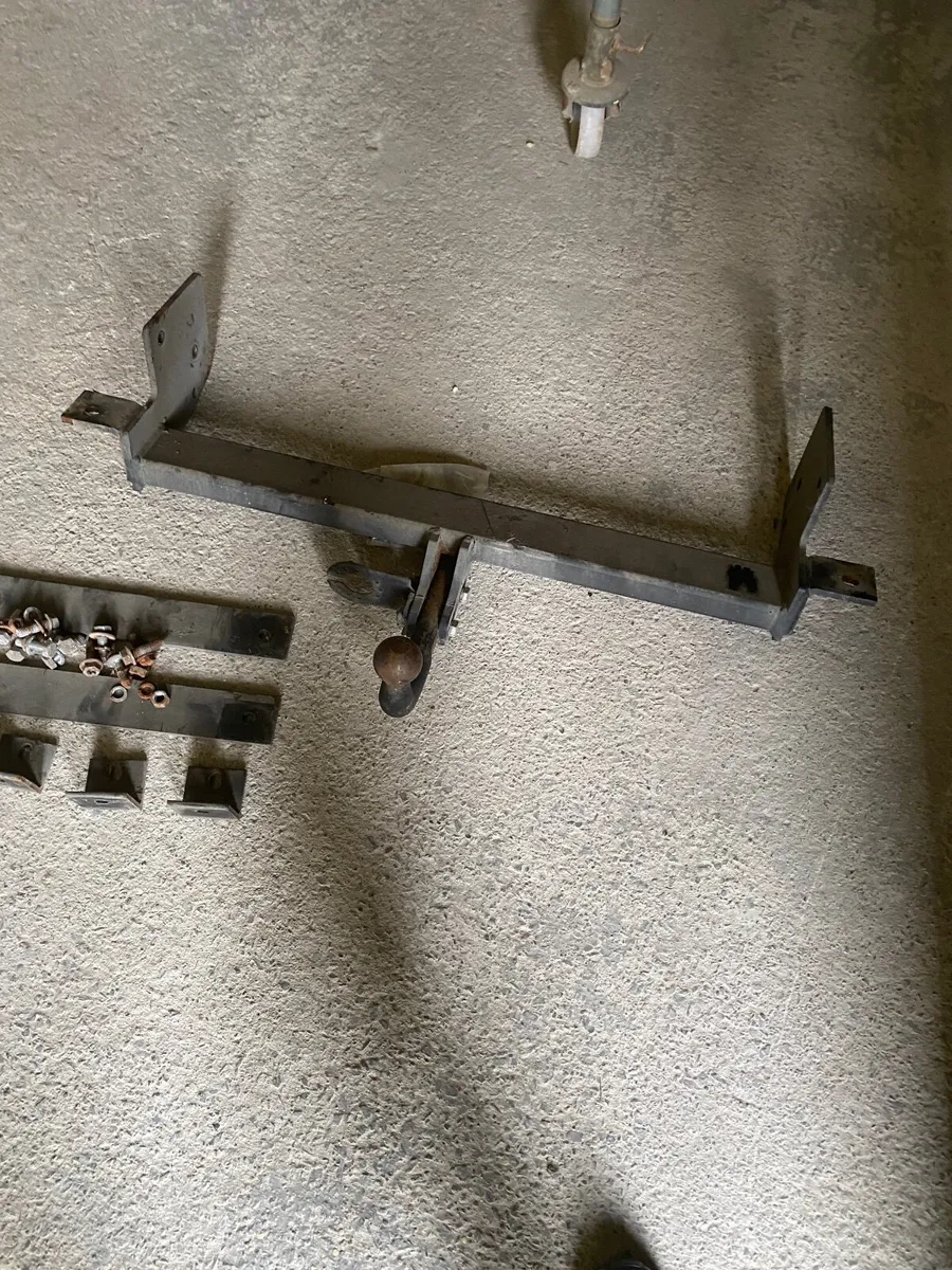 Tow bar - Image 1