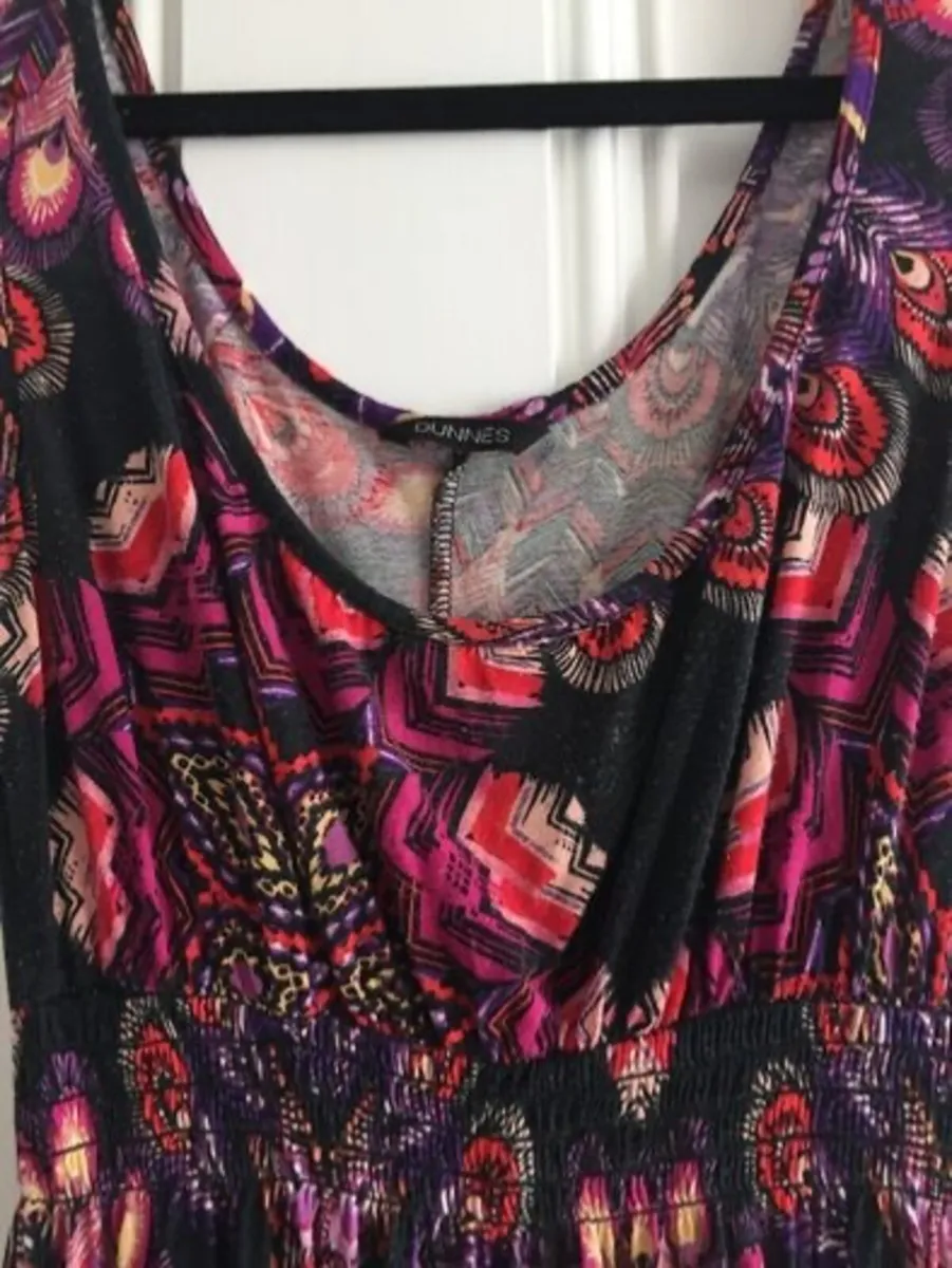 Ladies Maxi Dress: Size 8 - Image 2