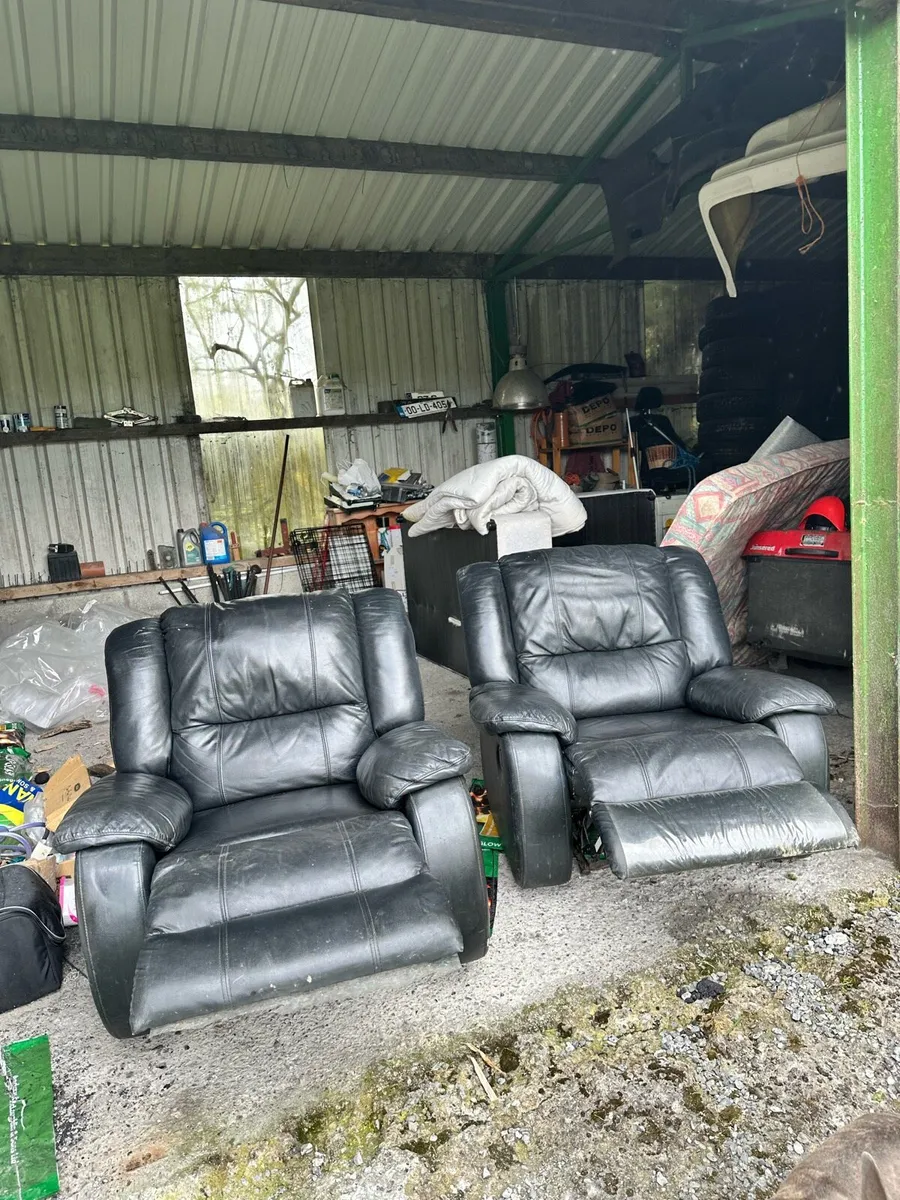 Free to takeaway 2 reclining chairs - Image 2