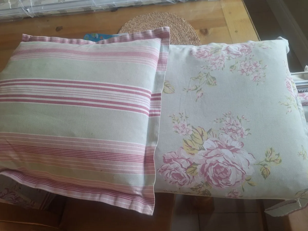 Roman Blinds & matching cushions - Image 3