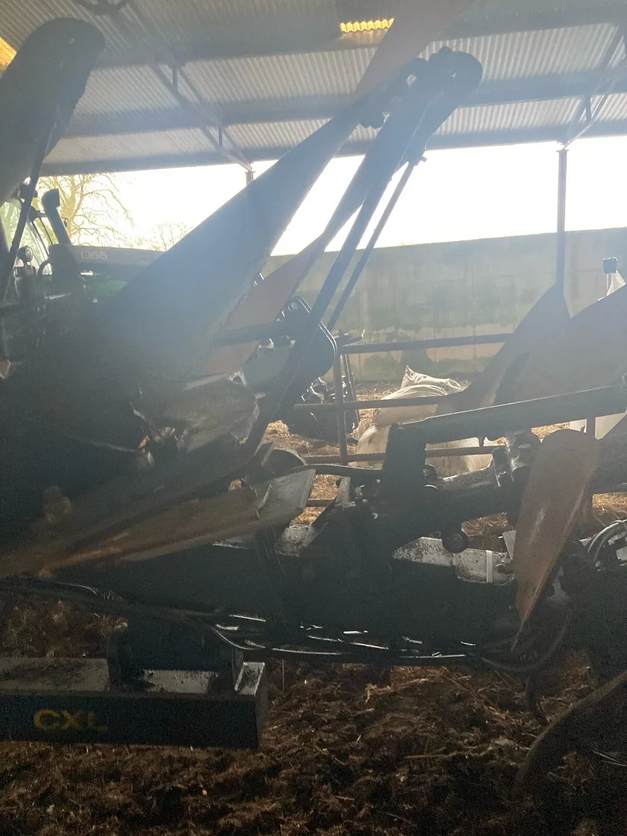 Overum 7 Furrow plough - Image 2