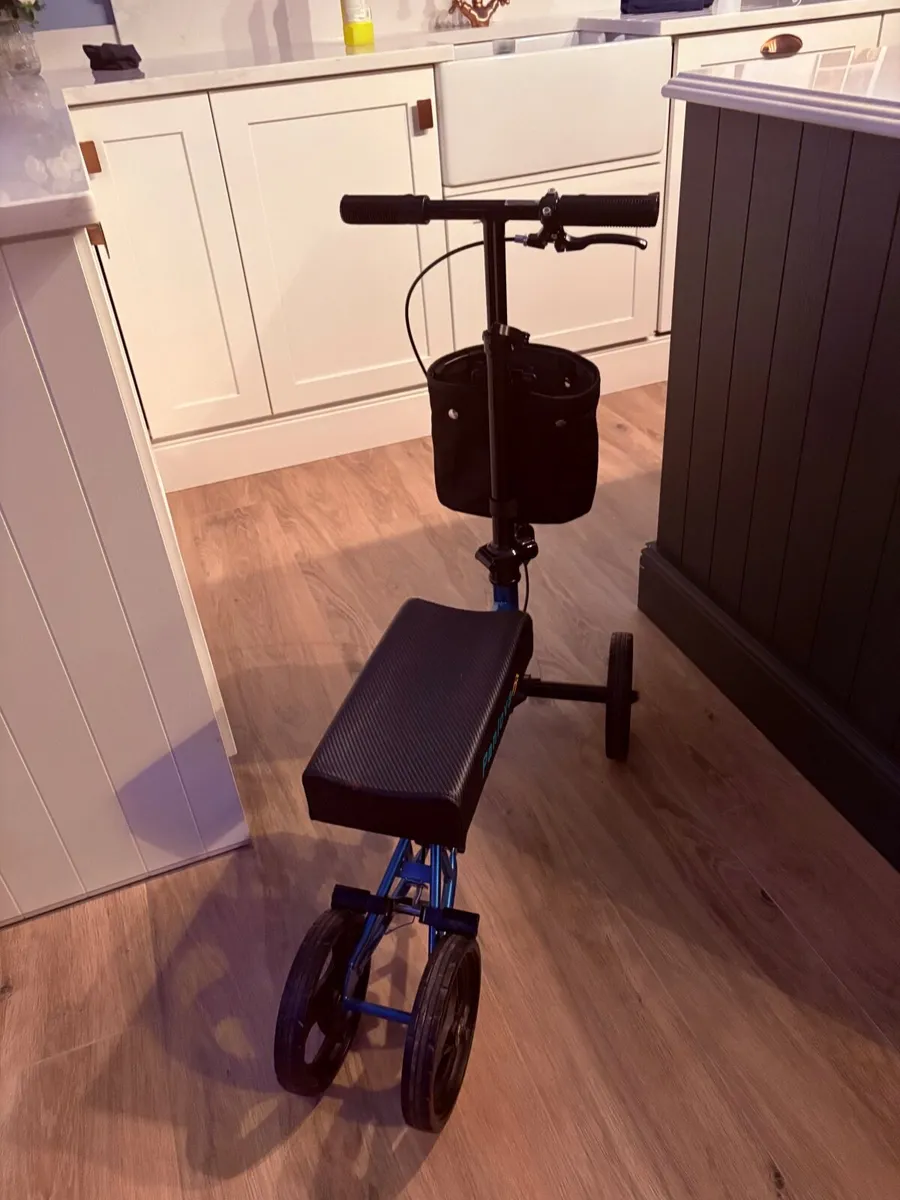 Knee wheeler - Image 1