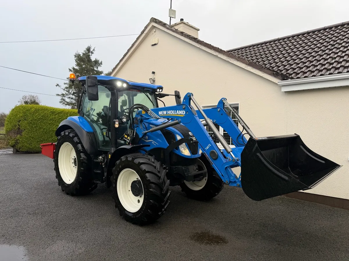 New Holland T5 120 with loader - Image 1