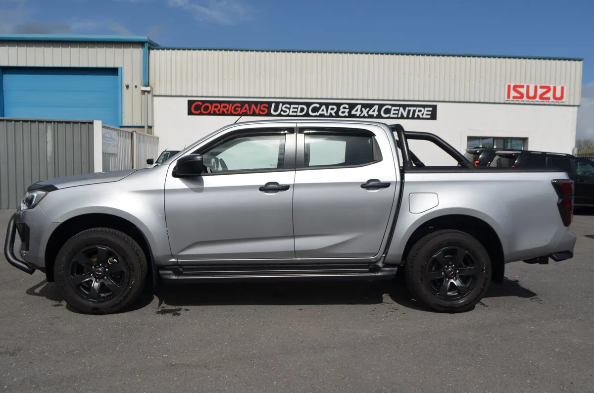 Isuzu D-Max Demo with extras - Image 4