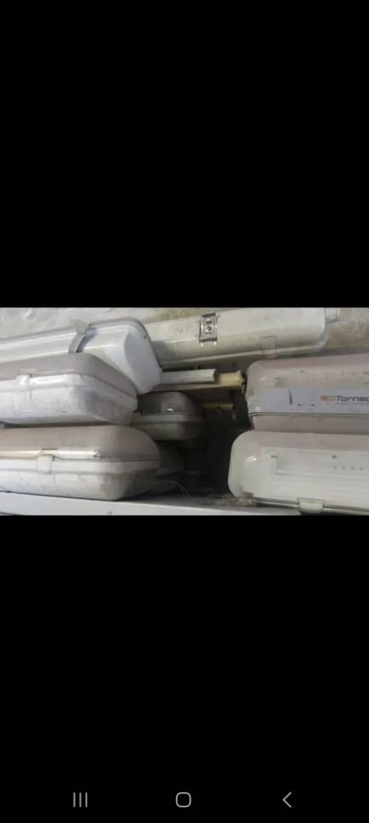 FLORESCENT LIGHTS - Image 1