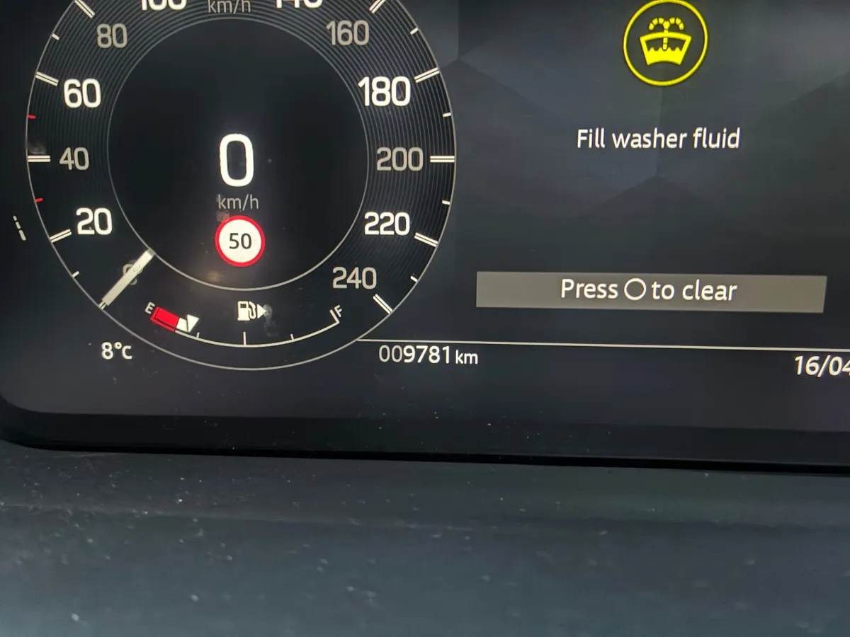 Land Rover Discovery 2025 - Image 2