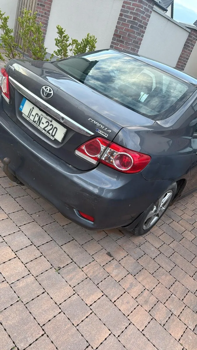 2011 Toyota corolla - Image 3