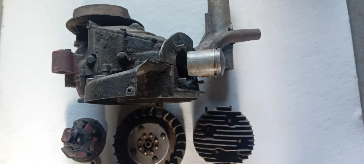 Vespa 90 parts - Image 4