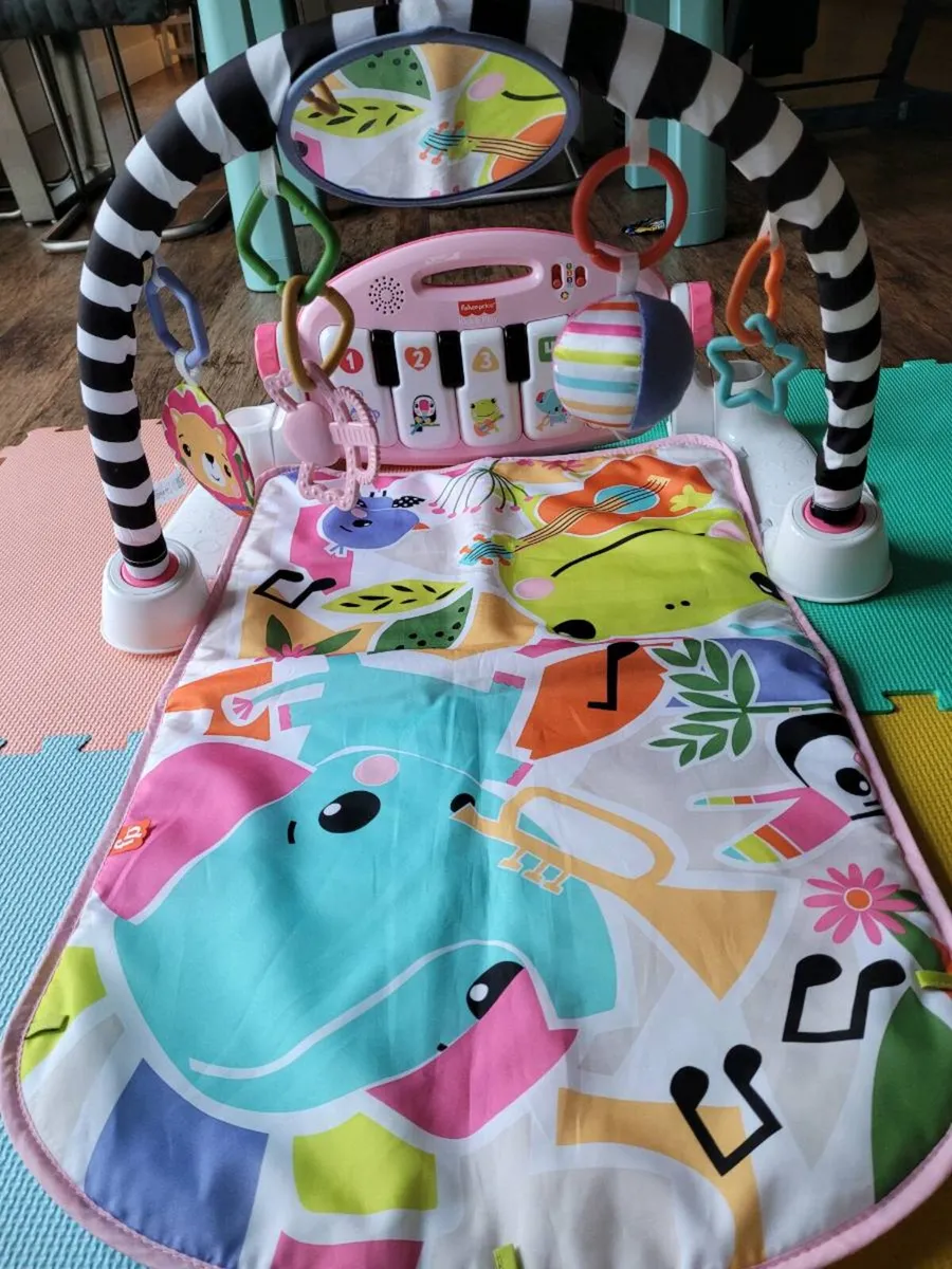 Fisher-Price Glow and Grow Kick & Play Piano Baby - Image 2