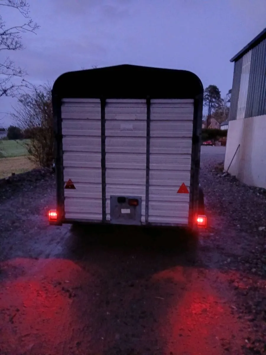 12ft x 6ft  Ifor Williams cattle trailer - Image 4