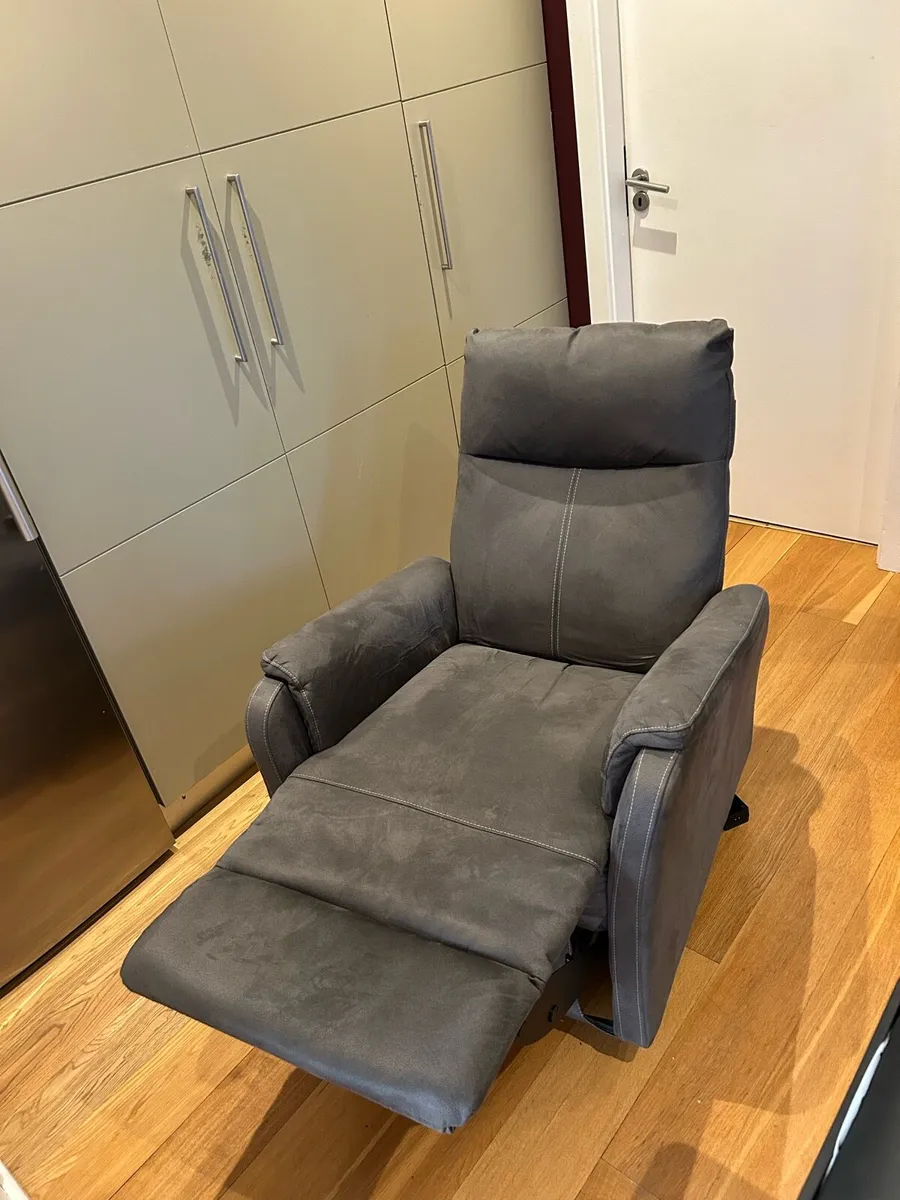 Electric Recliner - Image 1