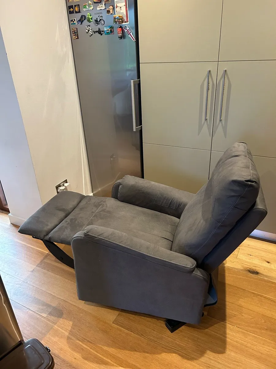 Electric Recliner - Image 2