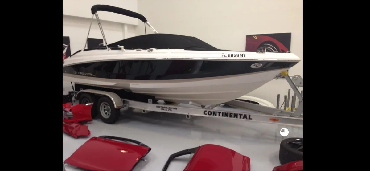 Boat regal speed boat Inc trailer - Image 1