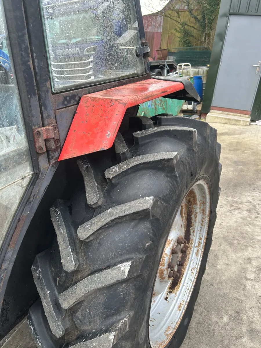 1989 Massey Ferguson 390 2wd - Image 3
