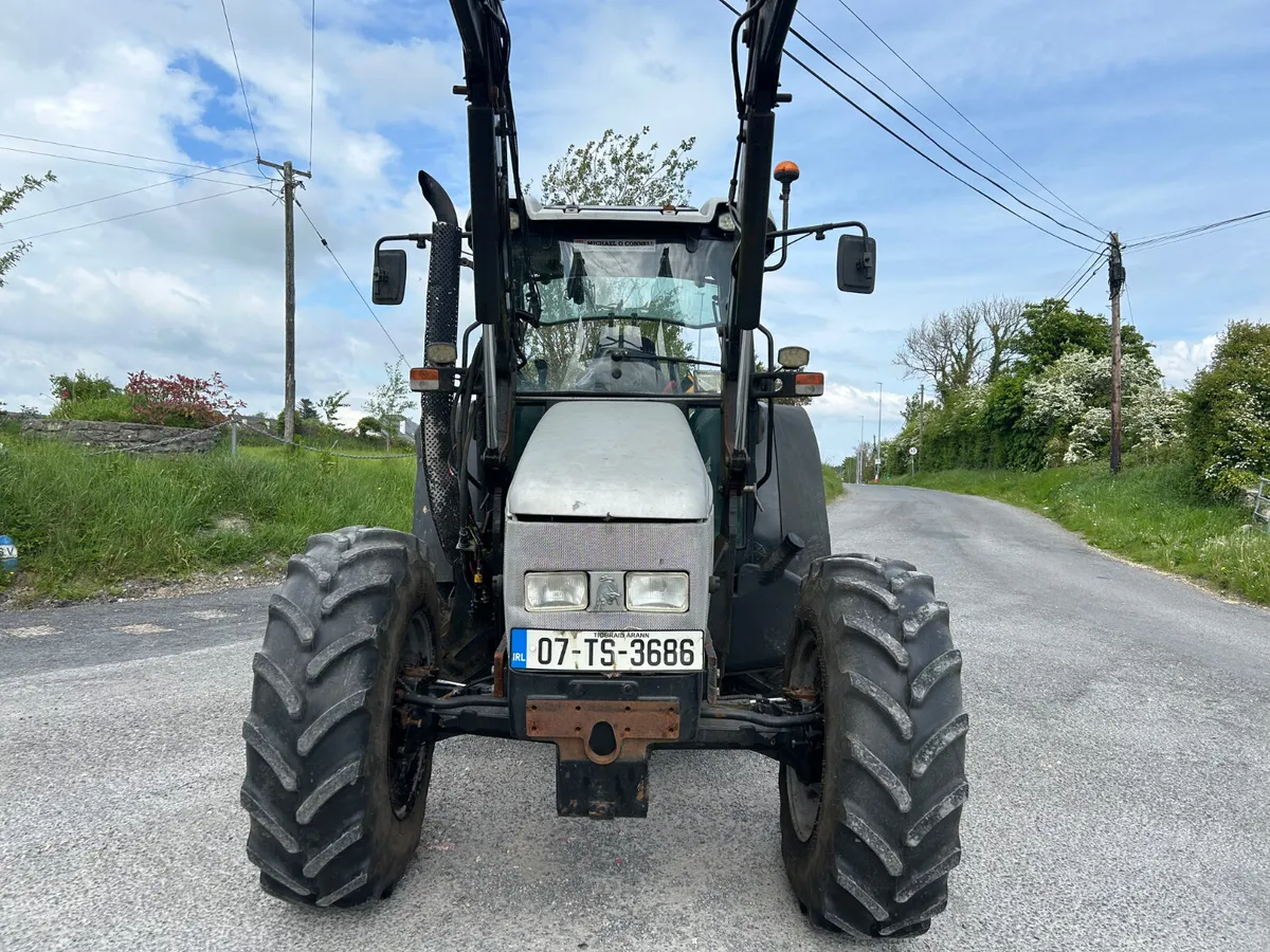 2007 Lamborghini R3.95 with Loader - Image 2