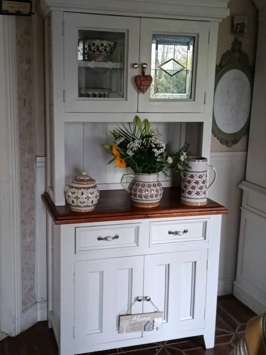 Solid kitchen dresser delivery arranged - Image 1