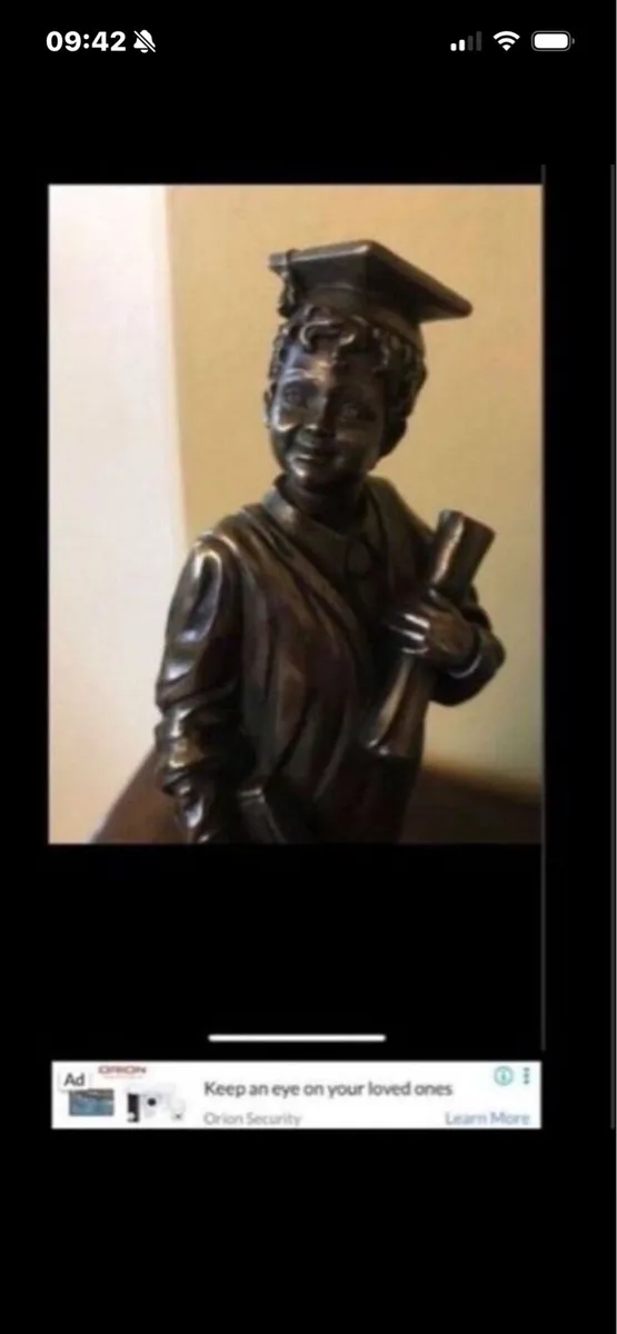 Genesis bronze- Little Scholar Boy - Image 2