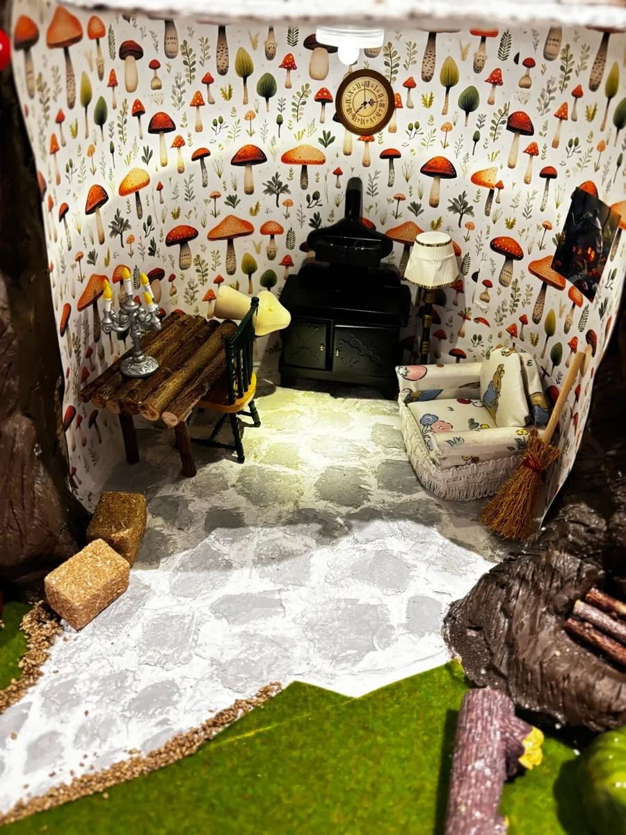 Tree stump dollhouse suitable for maileg mouse - Image 4