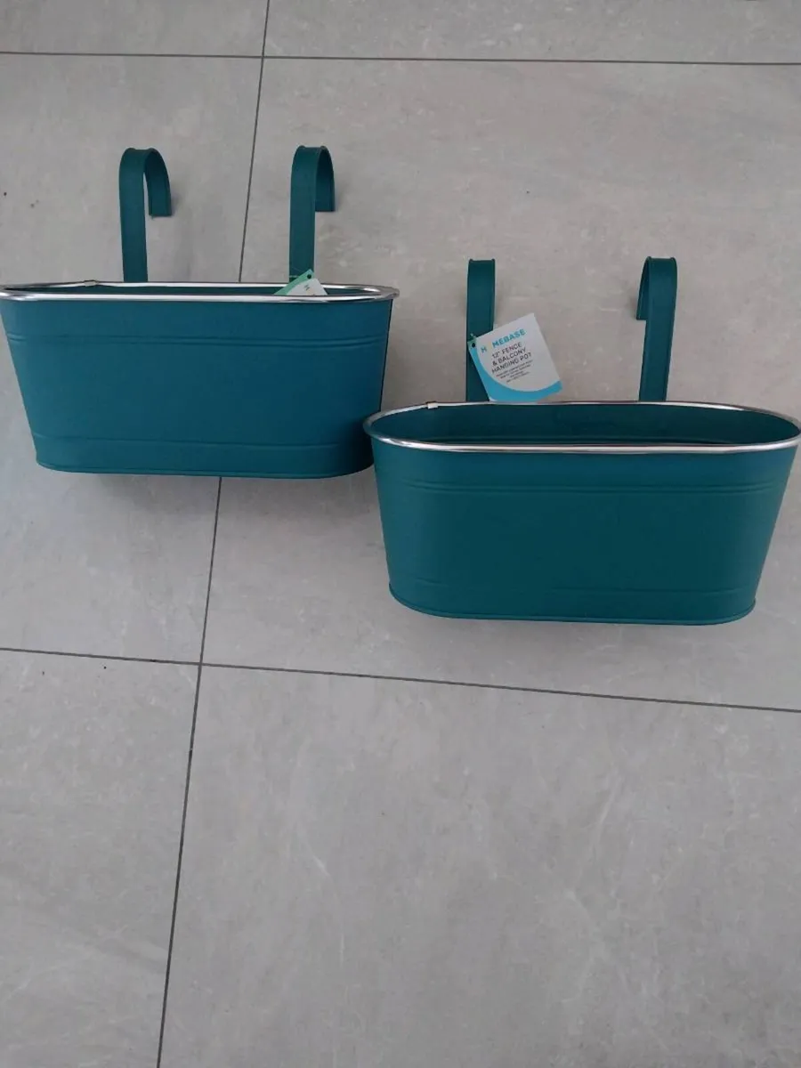 Brand new fence/balcony plant hangers - Image 1