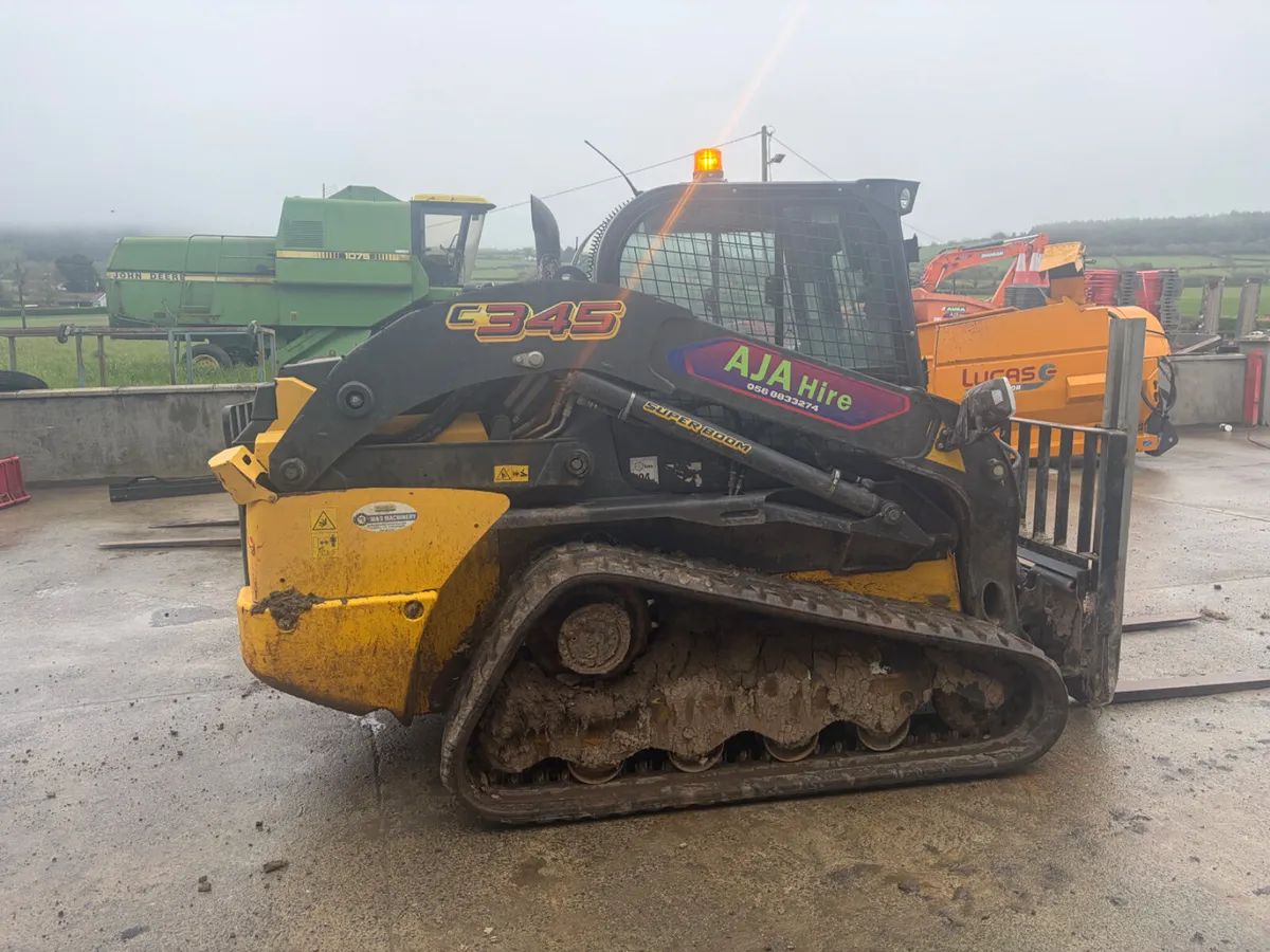 Track loader   Newholland 345 - Image 1
