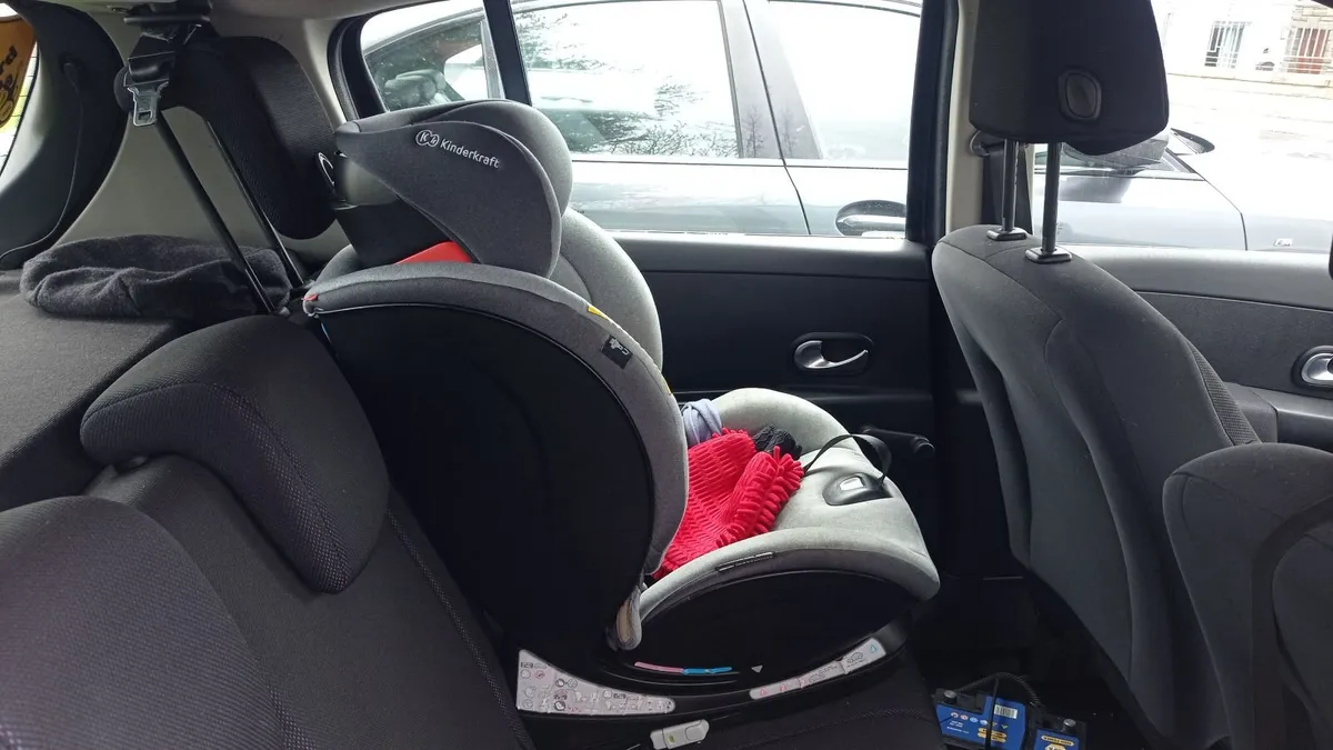 Renault Clio 2006  NOT running- needs attention - Image 3