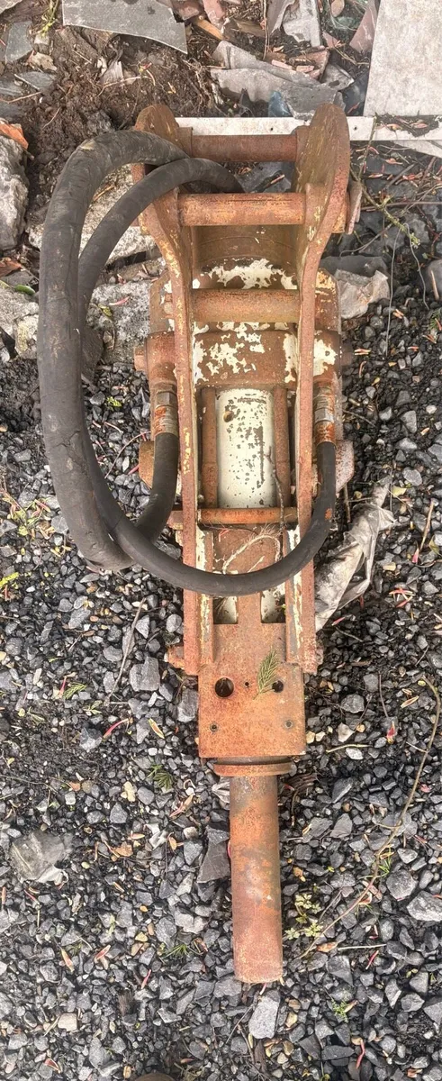 Rock breaker will fit JCB and 8 ton machine - Image 2