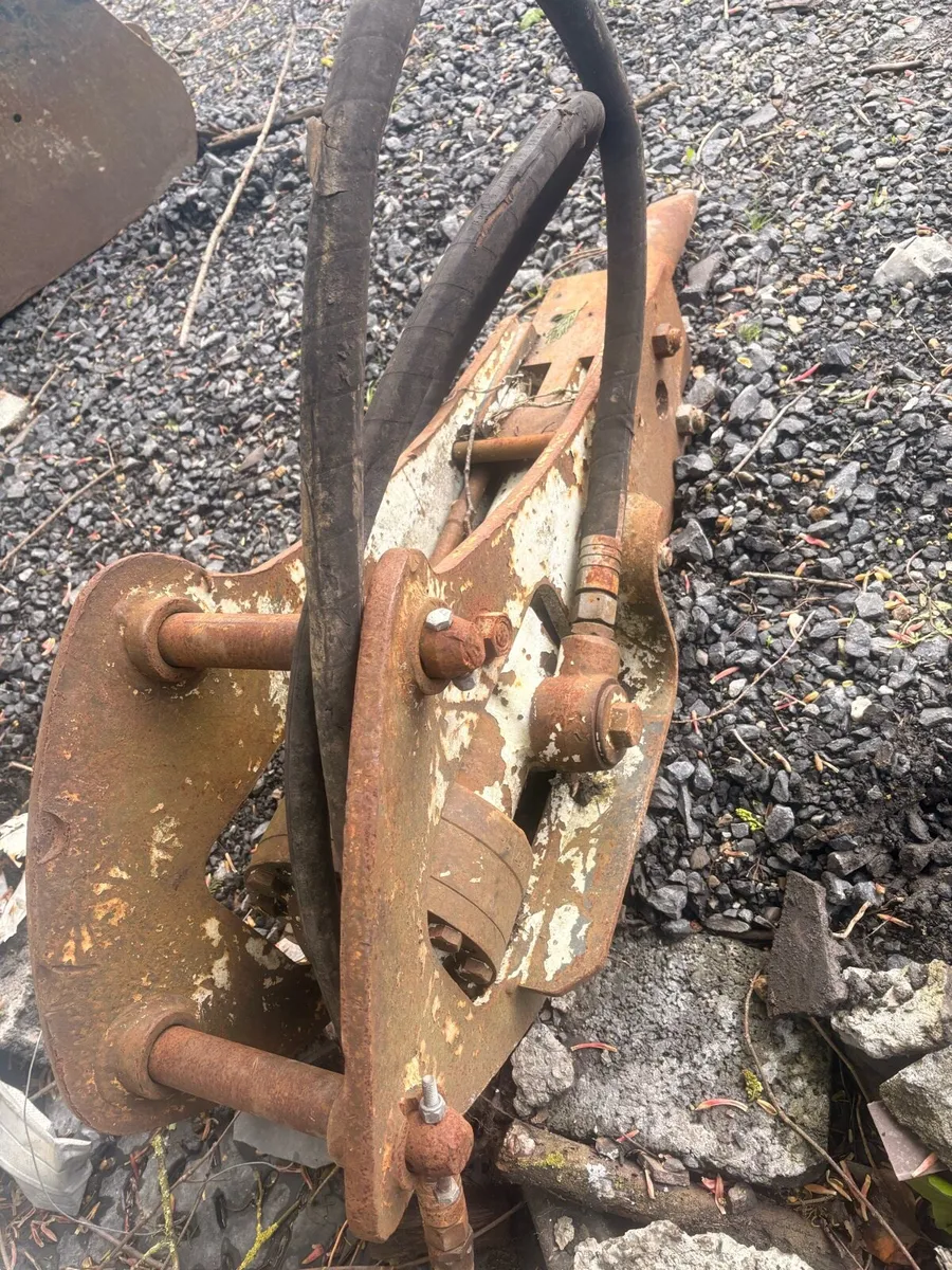 Rock breaker will fit JCB and 8 ton machine - Image 1