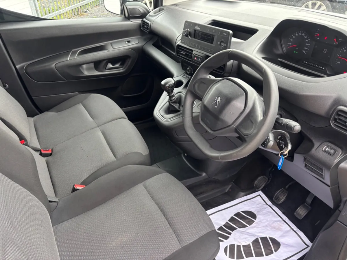 Peugeot Partner ACTIVE 1.5 BLUE HDI 10 100 6.3 2DR - Image 4