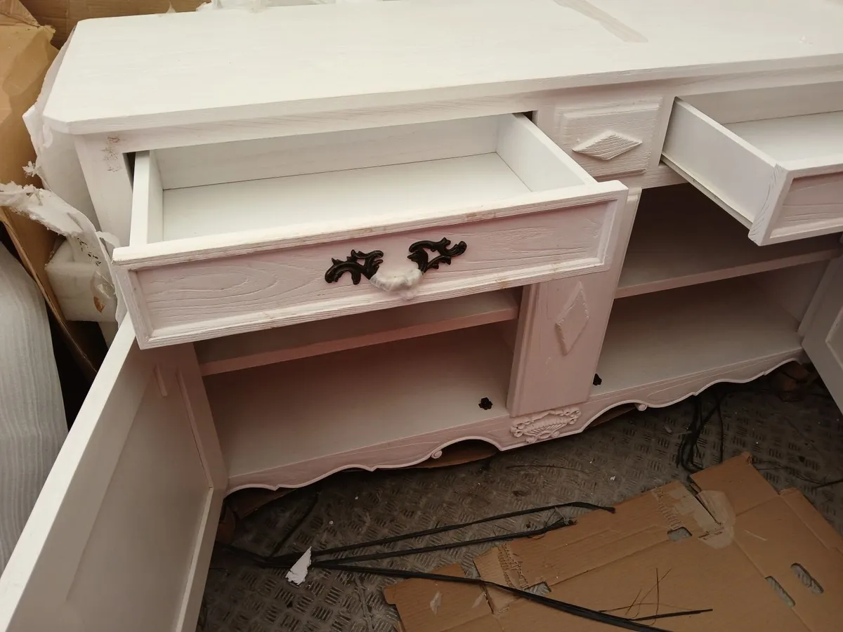 Dresser cabbinet old style 👌  traditional - Image 2