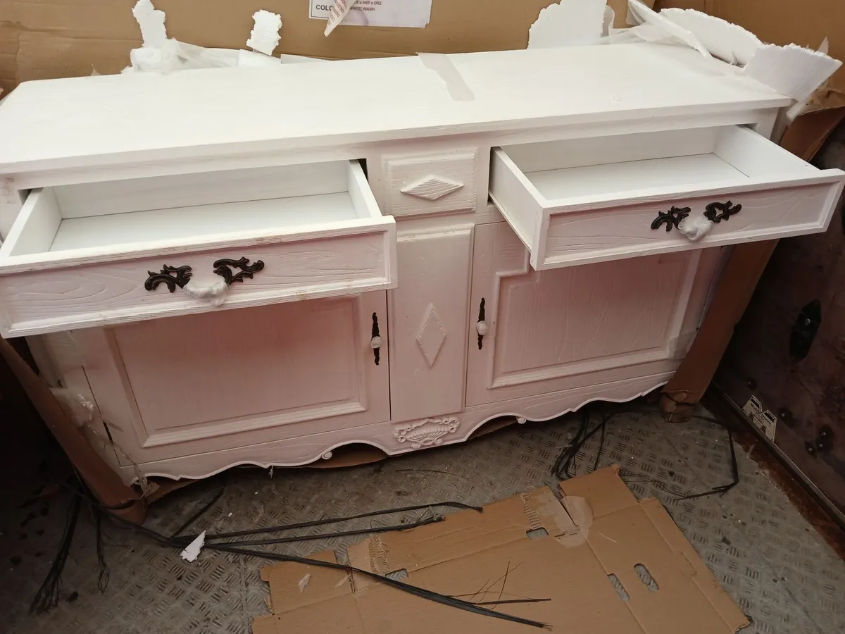 Dresser cabbinet old style 👌  traditional - Image 4