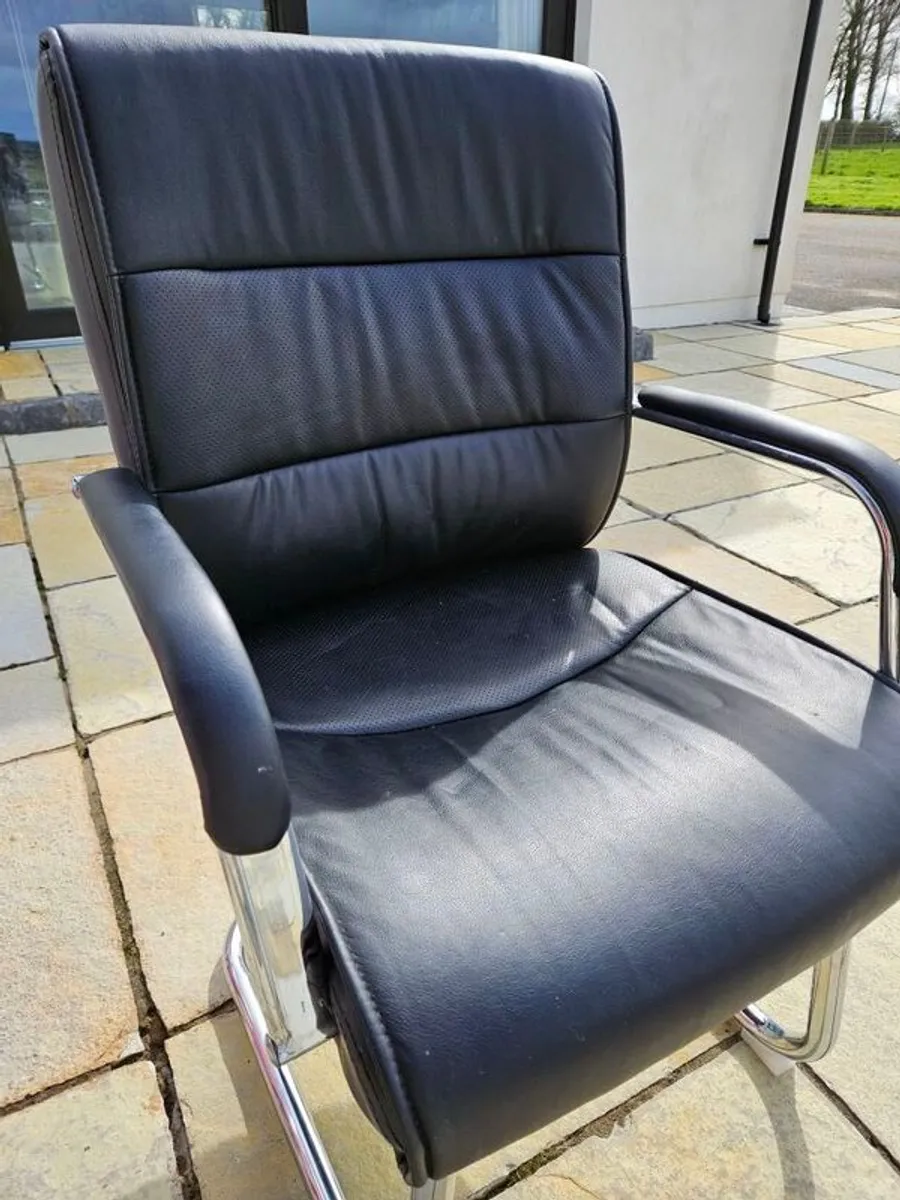 Leather chair. Rarely used. - Image 1