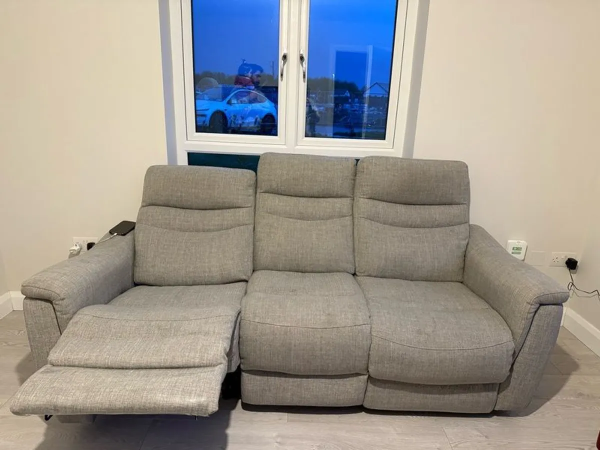 Harvey Norman 3 Seater Electric Recliner 2023 Model - Image 2