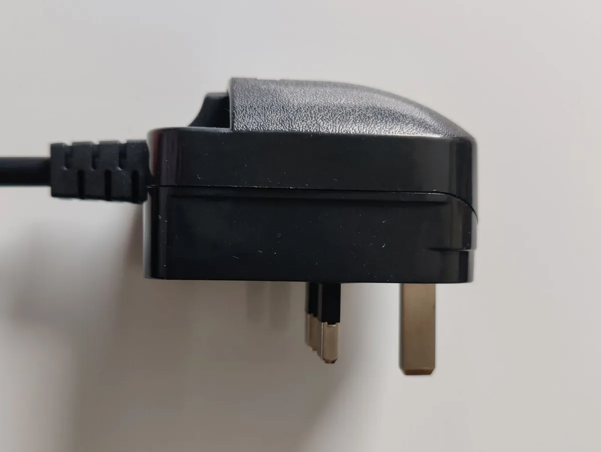 🔌 EU to UK Plug Converter – Travel Adapter - Image 2
