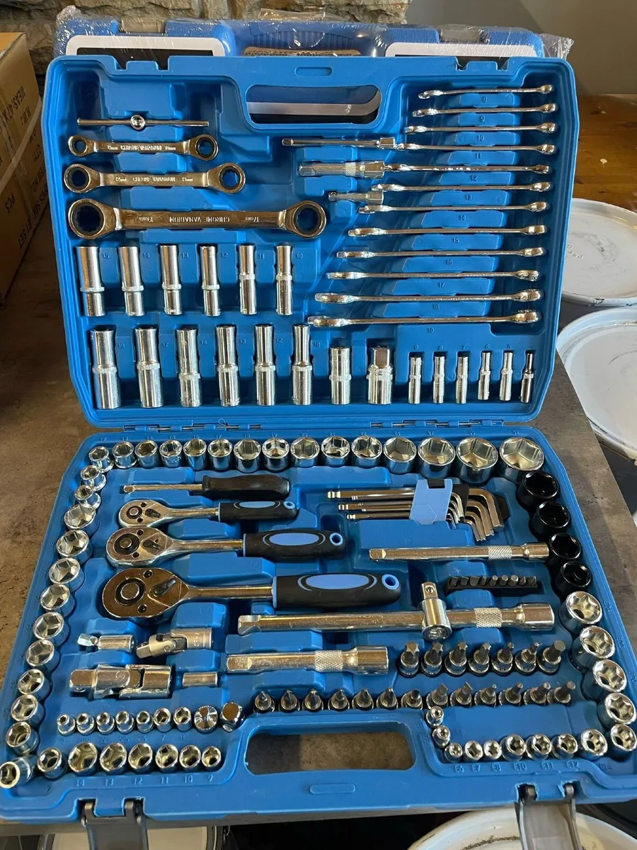 151pc socket and bit set - Image 1