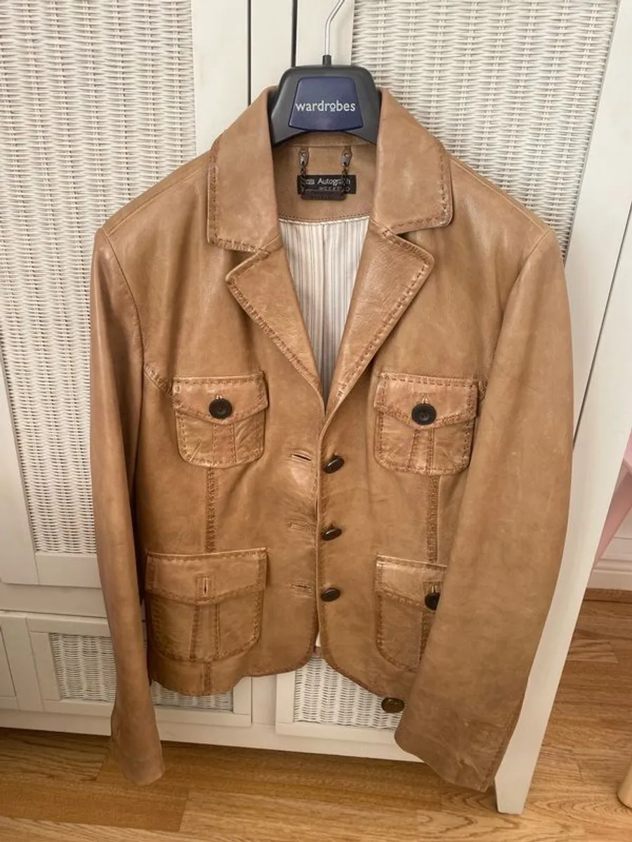 ladies leather jacket, excellent condition. - Image 1