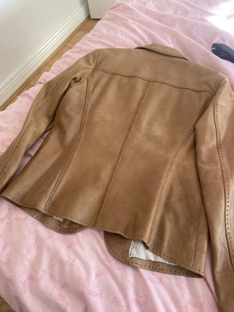 ladies leather jacket, excellent condition. - Image 2