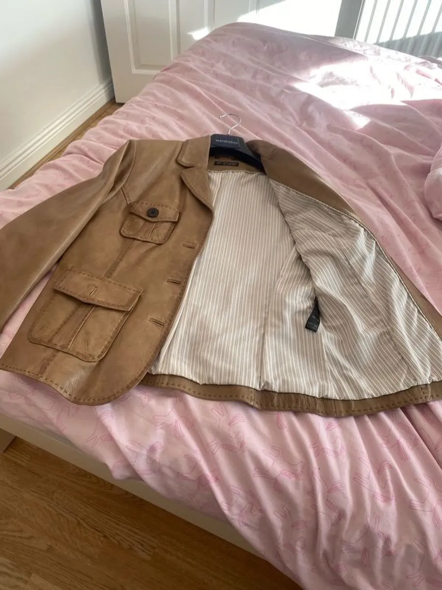 ladies leather jacket, excellent condition. - Image 3