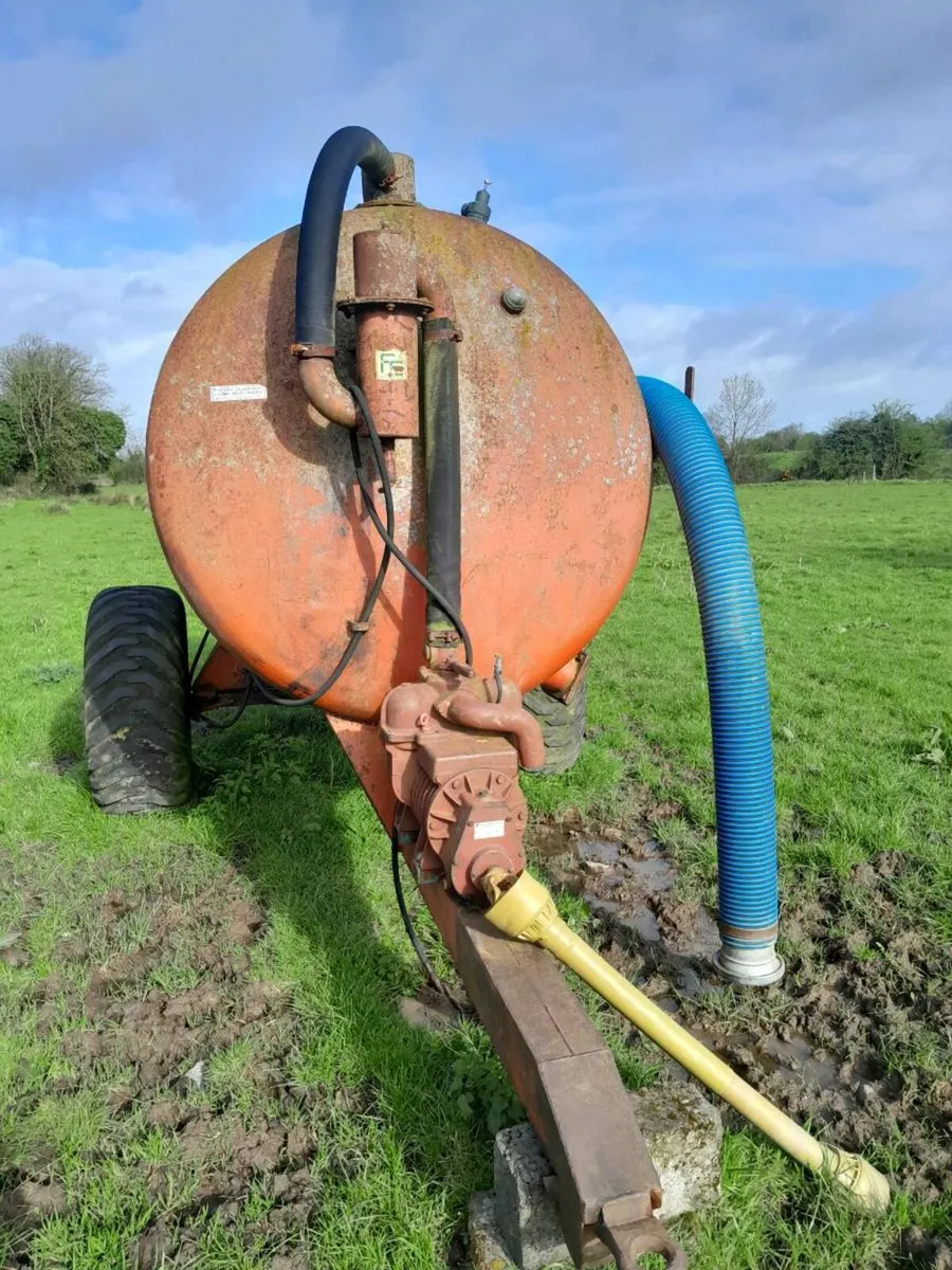 Slurry tanker and agitator. Deposit taken! - Image 1