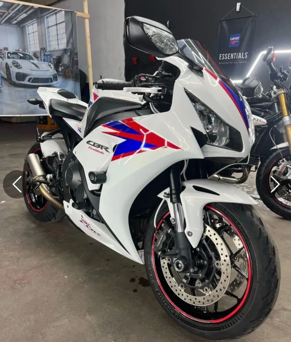 Honda Fireblade CBR1000RR - Image 1