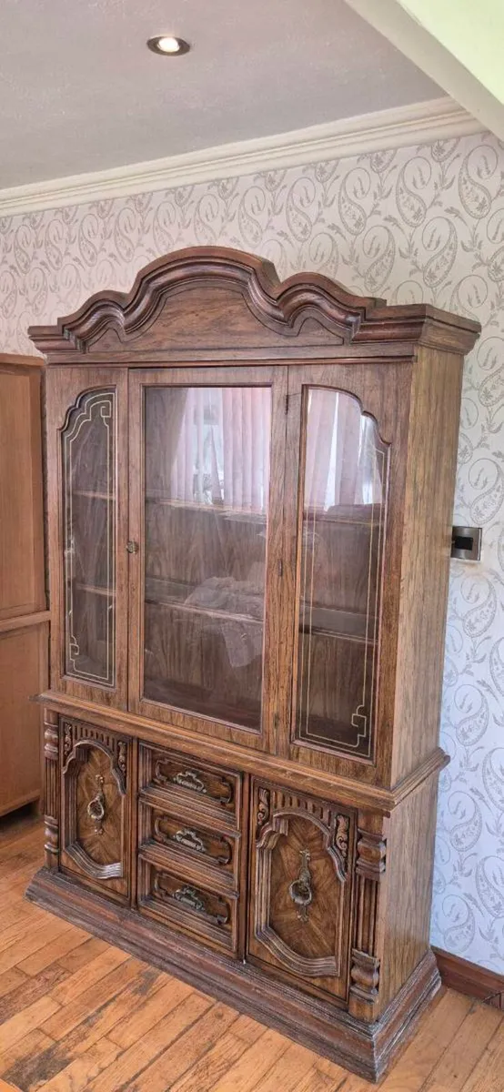 Display cabinet