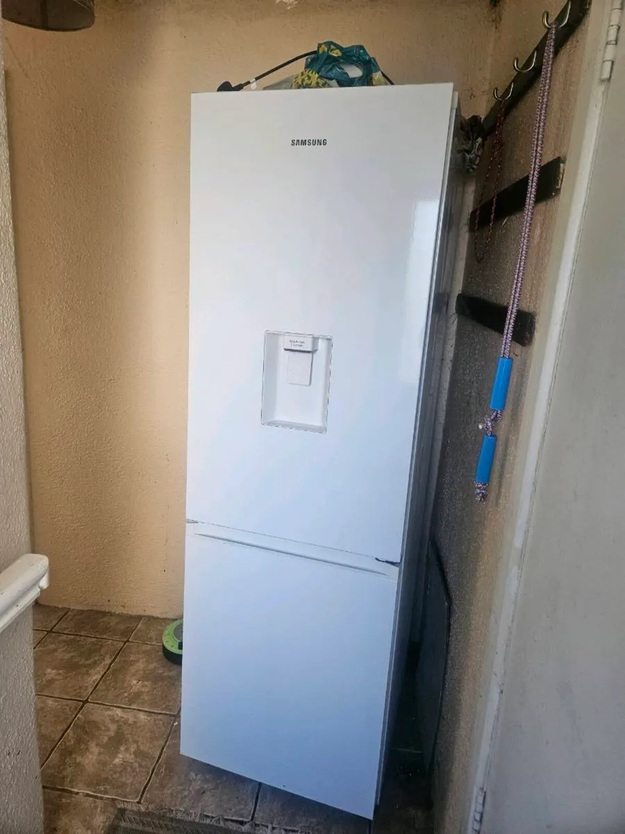 Fridge freezer - Image 1
