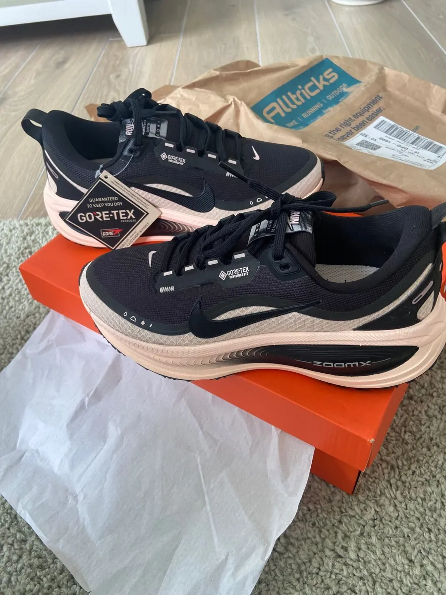 New Nike Womens Trainers - Image 1