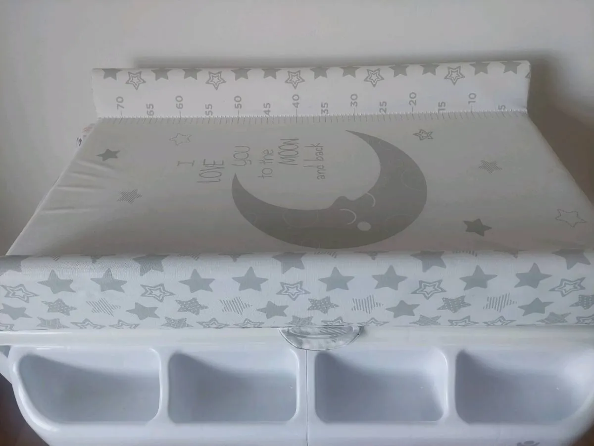 Baby changing unit with bath - Image 3