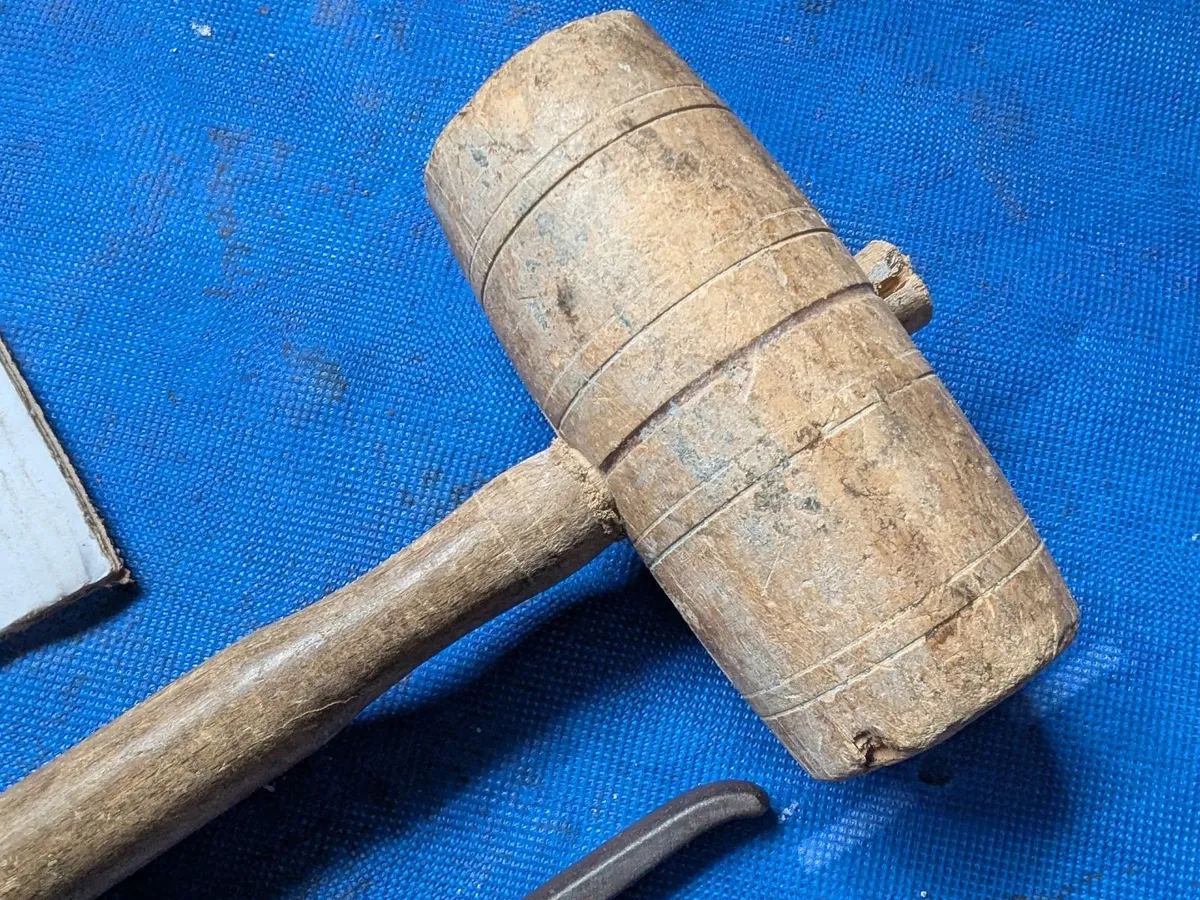 Sheetmetal Snips & Mallet - Image 2