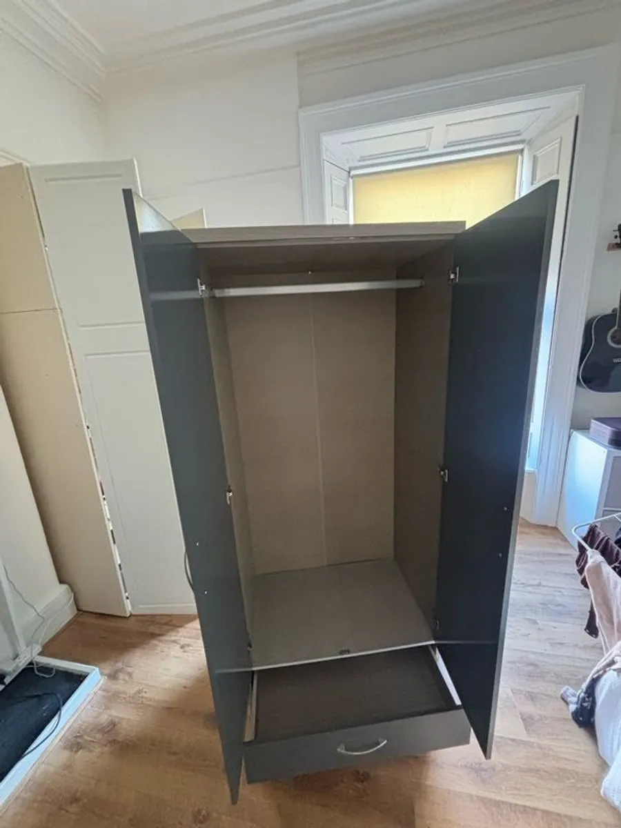 Wardrobe with Mirror - Image 2