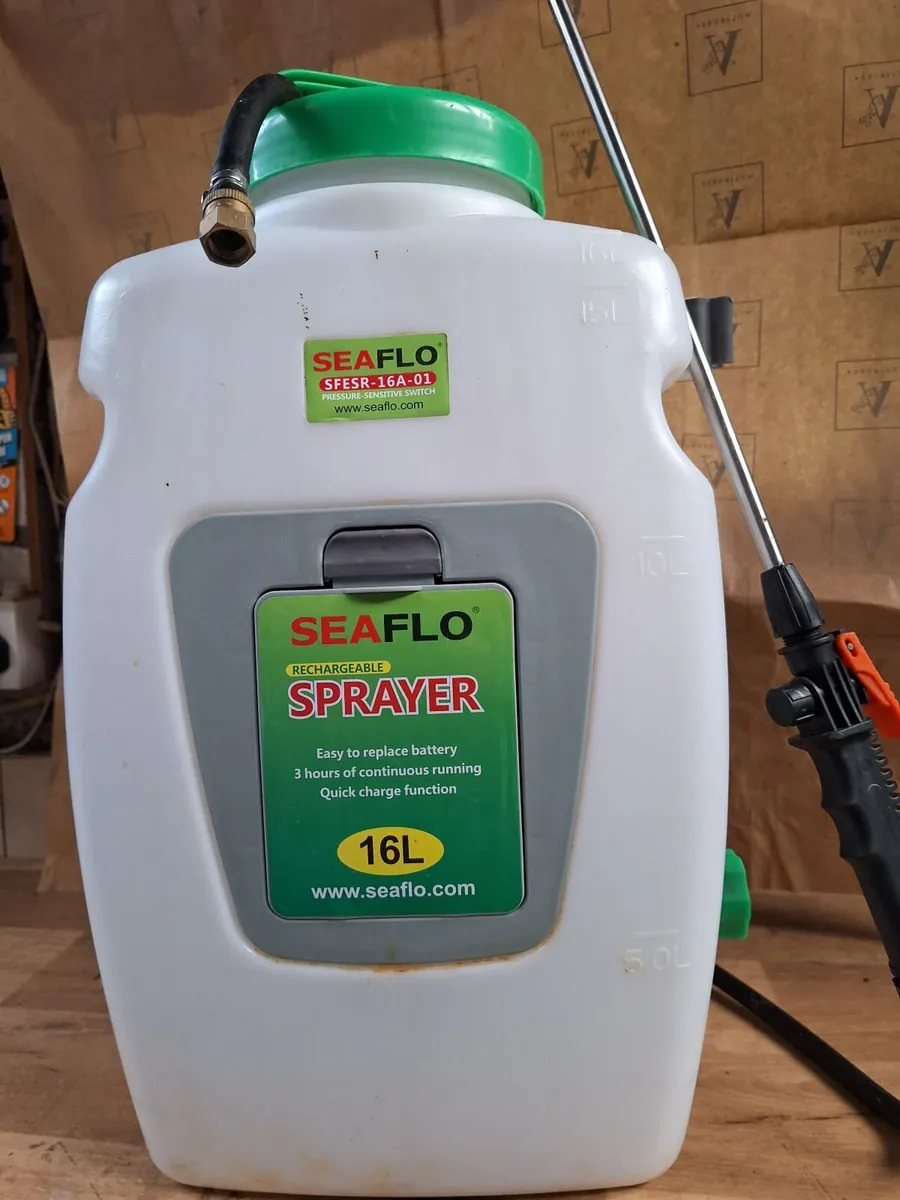 Knapsack battery powered sprayer