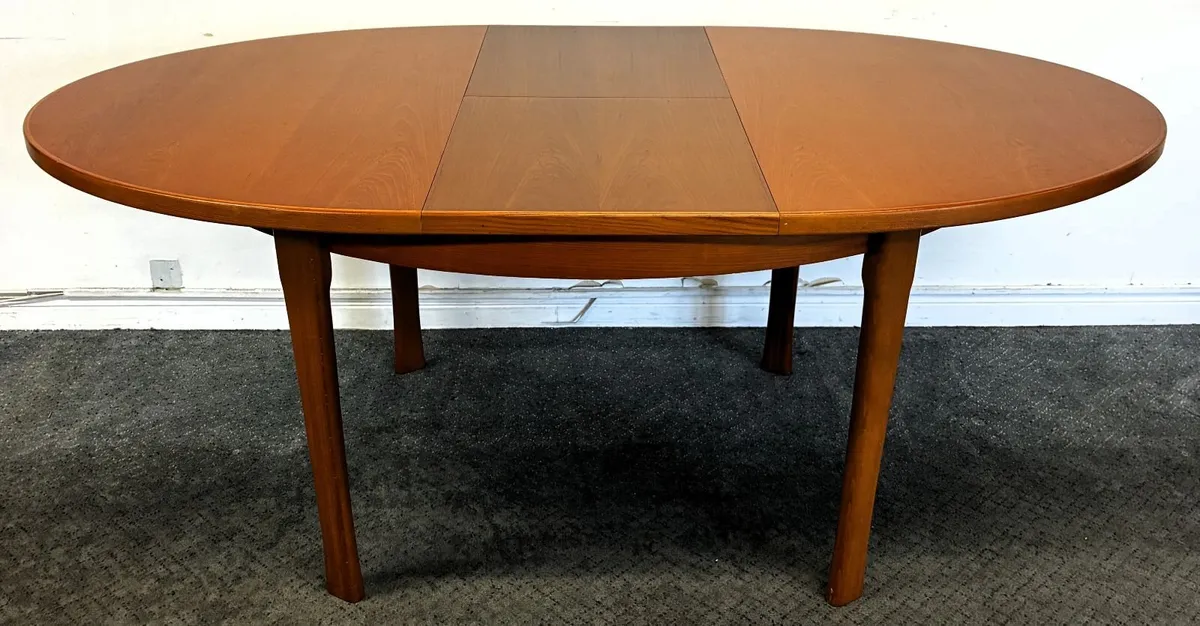 McIntosh Extending Dining Table - Image 4