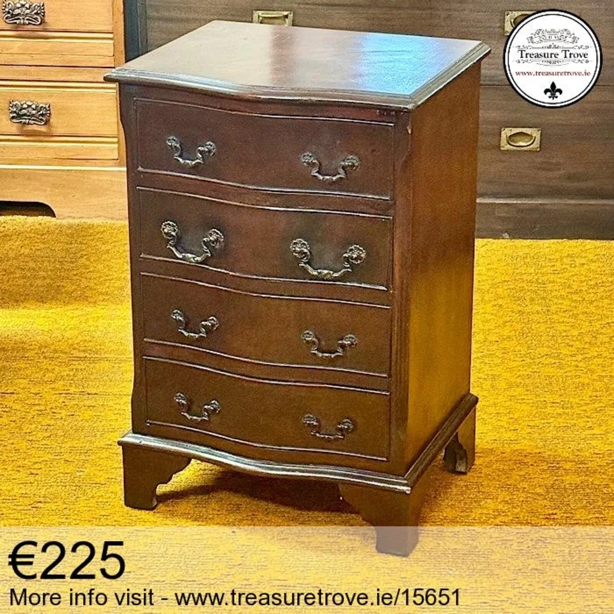 Small Vintage Chest of Drawers - Image 1