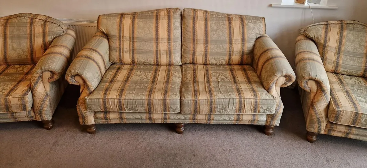 3 Piece Suite of Furniture - Image 1